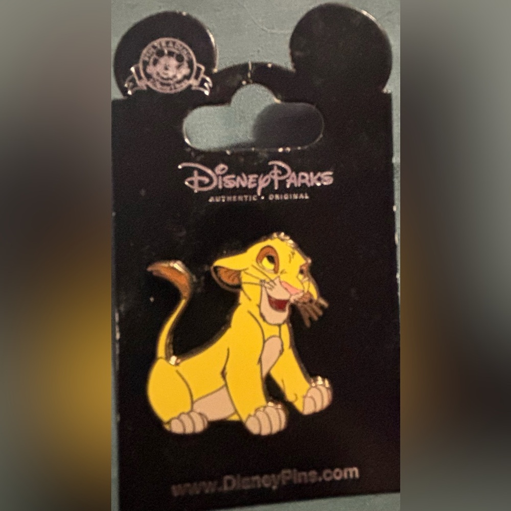 Disney Parks Simba Pin